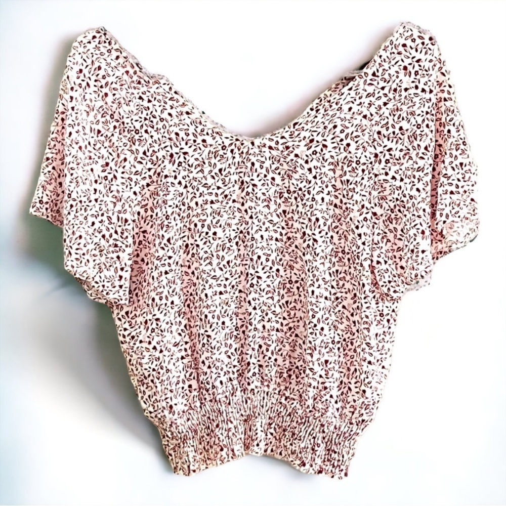 Paper Crane Short Sleeve Floral V-Neck Blouse Cinched-Waist,  XSmall